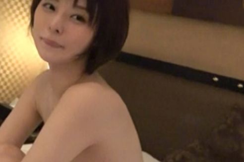 【微乳お姉さんとハメ撮り♡】 小さな胸が揺れる！ 感度抜群でイキまくり！ セックス大好き美女のプライベート映像！