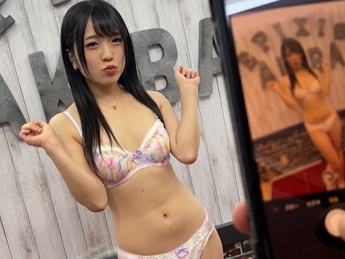 【秘密の生ハメ】美少女AV女優とプライベートでバチュバチュ生ハメセックス♡ リアルな密着感と甘い吐息がたまらない、ファン垂涎のラブラブエロタイム！