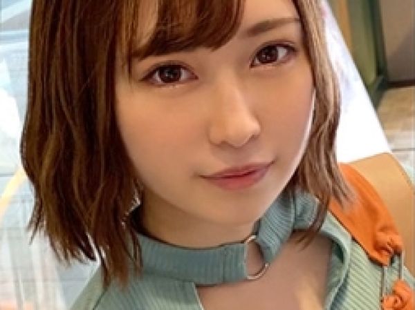 【18歳スレンダー美少女の初々しいセックス】『久しぶりで感じちゃう…』洋菓子店で働くウブな貧乳娘がカメラの前で赤面！敏感ま○こを激しく突かれて、恥じらいながらも感じまくる！