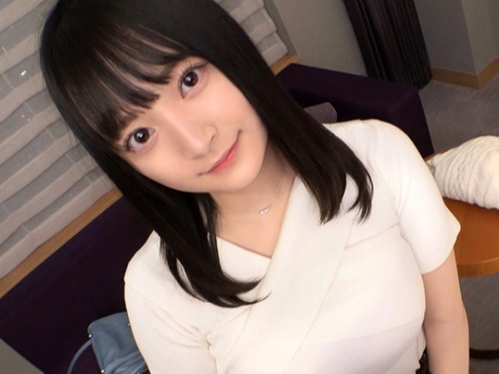 【色白巨乳ちゃんの感度良好セックス】『気持ちいい…』おっぱい揺らして感じまくり！ 肉棒で奥まで刺激され、キュートな顔が乱れる姿は必見♡