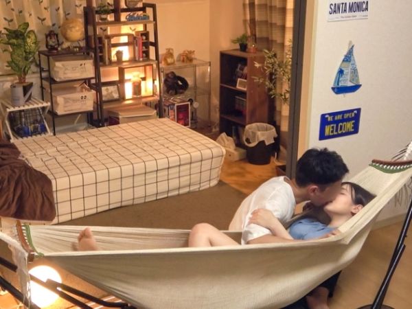 【盗撮×むちむちボディ】清楚なお姉さんが隠し撮りされた！甘いキスから始まるイチャラブSEX♥ぷにぷにボディを激しく揺らして感じまくる！！