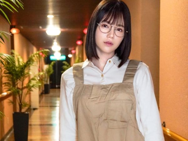 【制服美少女の秘密】『ダメ…』純粋無垢なJKが放課後の教室でセクハラ教師に迫られ、スクール水着姿でフェラチオご奉仕♥ 制服の下は敏感ボディ！