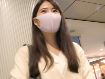 【マスク美人の巨乳お姉さん】『あっ…ダメ…』大きなおっぱいが揺れる！パイパンま○こをビンビンチ○ポで激突き！マスク越しの喘ぎ声がエロすぎる♡