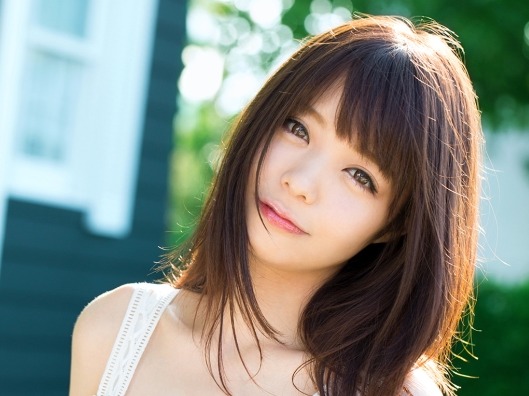 【貧乳素人娘のあどけないエッチ】控えめおっぱい女子が大集合！制服や体育着でフェラチオ＆セックス♥ 幼さ残るカラダで大胆プレイ、貧乳好きにはたまらない！