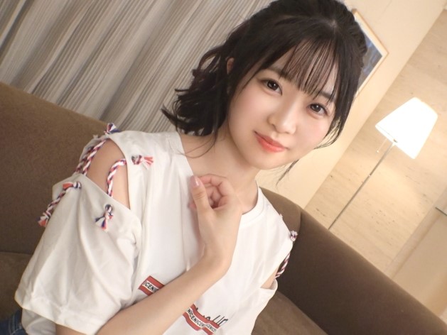 【ジムインストラクターの美ボディを独占！】小動物系美少女の細身ボディをハメ撮り！鍛えられたカラダをチンポで貫き、悶える姿がエロすぎる！♡