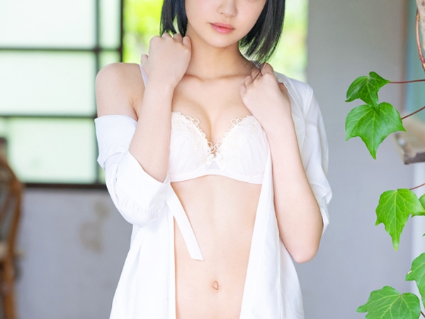 【粒楽あむ】色白スレンダーな美少女AV女優のご奉仕SEX‼濃厚フェラチオ⇒騎乗位ピストンでチンポ扱きヌク♥︎記事