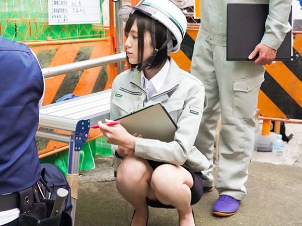 【巨乳美人監督】『仕事中なのに…我慢できないの♥』普段は厳しい現場監督が、欲求不満で誘惑してくる主観映像！巨乳を揺らしながら「ちんちんずっと勃ってますよ」と甘い声で囁かれ、仕事そっちのけでエッチな命令に従っちゃう！