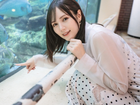 【イチャラブ密着】めちゃカワ美少女と2人きりのベッドでラブラブエッチ♡ 甘い囁きと濃厚キスで繋がる、とろけるようなセックスタイム！