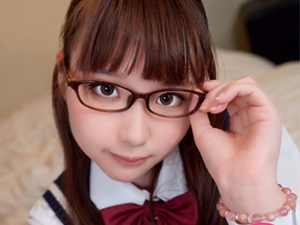 【オタク女子のP活堕ち】「もっと奥まで…♡」メガネっ娘の喘ぎ声がエロすぎる！イラマで嬉し泣きする敏感ボディを、大人チンポでガンガン突いてエロオタクをセックス調教！